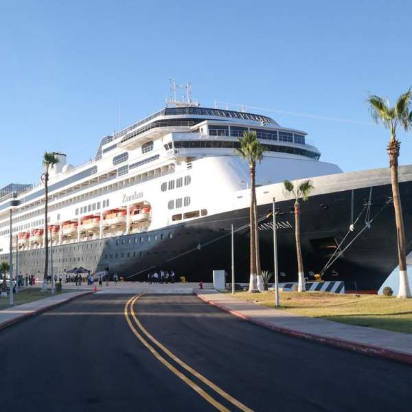 Gobernador Durazo impulsa desarrollo turístico con llegada del crucero Zaandam a Guaymas